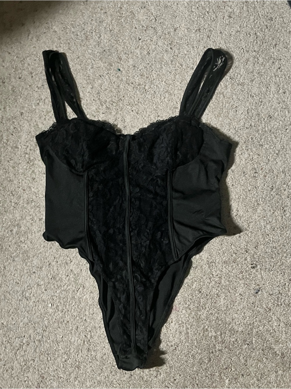 SHEIN Black Lace Trim Underwire Bodysuit